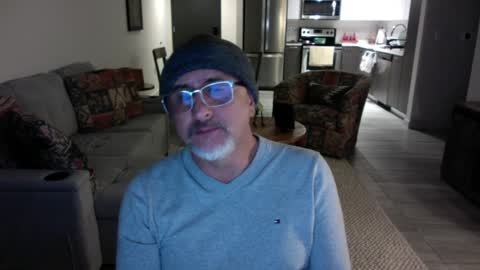 QS - INDEPENDENT MODEL online show from 01.30.25