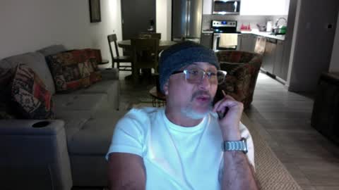 QS - INDEPENDENT MODEL online show from 02.07.25