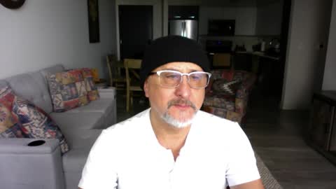 QS - INDEPENDENT MODEL online show from 02.16.25