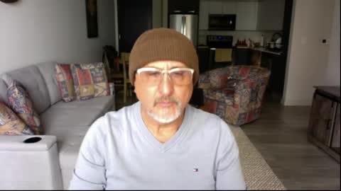 QS - INDEPENDENT MODEL online show from 03.04.25