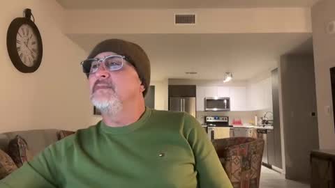 QS - INDEPENDENT MODEL online show from 03.11.25