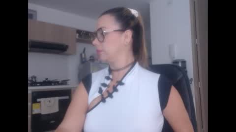 latinpaprika online show from 02.19.25