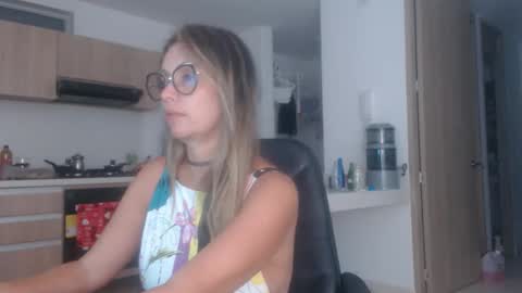 latinpaprika online show from 10.19.25