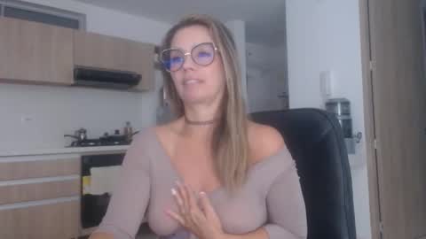 latinpaprika online show from 10.25.25