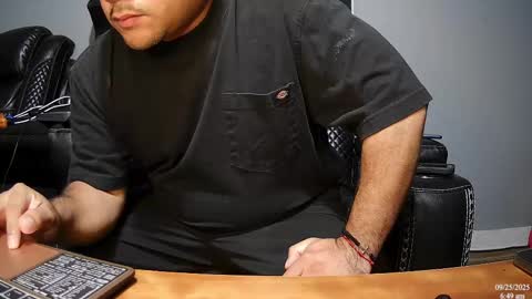 Snapshot of latinstud7 chatting on 09.25.25 Nico online show from 09.25.25