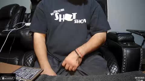 Snapshot of latinstud7 chatting on 09.30.25 Nico online show from 09.30.25