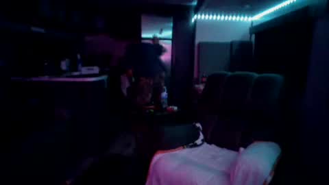 Snapshot of latniter742349 chatting on 01.10.25 latniter online show from 01.10.25