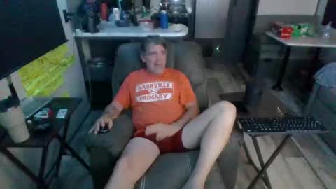 Snapshot of latniter742349 chatting on 10.21.25 latniter online show from 10.21.25