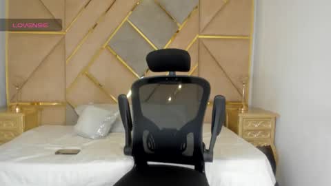 LEANDRO online show from 10.26.25