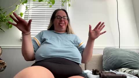 LauLauMa online show from 01.17.25