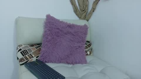 Snapshot of laura__castillo_ chatting on 06.06.26 online show from 06.06.26