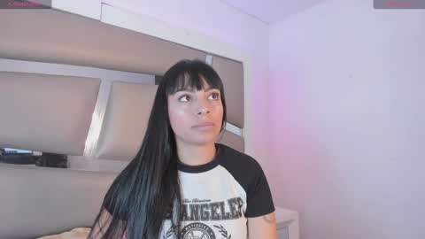 Snapshot of laura__js_ chatting on 02.05.25 laura__js_ online show from 02.05.25