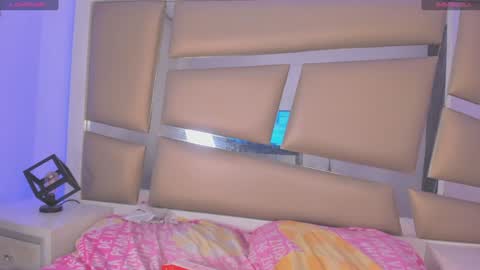 Snapshot of laura__js_ chatting on 02.07.25 laura__js_ online show from 02.07.25