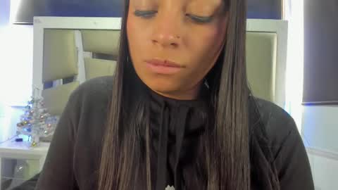 laura__js_ online show from 12.22.25