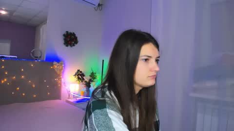 Laura online show from 12.23.25