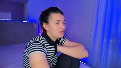 Snapshot of laura__leee chatting on 05.16.26 Laura online show from 05.16.26