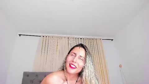 Snapshot of laura__martiinez chatting on 07.10.26 online show from 07.10.26