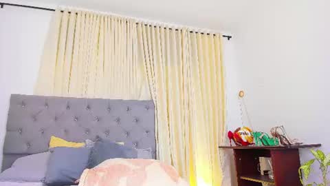Snapshot of laura__martiinez chatting on 07.12.26 online show from 07.12.26