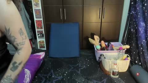  Wen  online show from 11.12.25