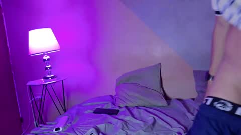 Snapshot of laura_and_kevin chatting on 09.18.25 laura_and_kevin online show from 09.18.25