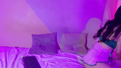 Snapshot of laura_and_kevin chatting on 09.22.25 laura_and_kevin online show from 09.22.25