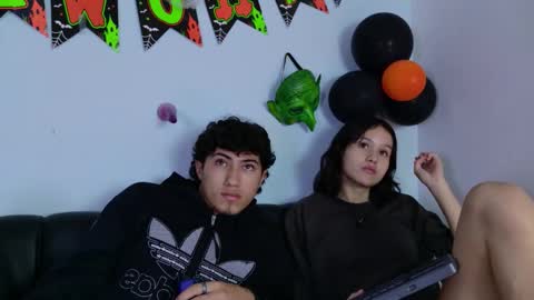 Snapshot of laura_and_kevin chatting on 10.07.25 laura_and_kevin online show from 10.07.25