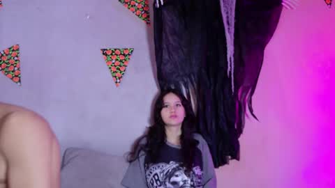 Snapshot of laura_and_kevin chatting on 10.09.25 laura_and_kevin online show from 10.09.25