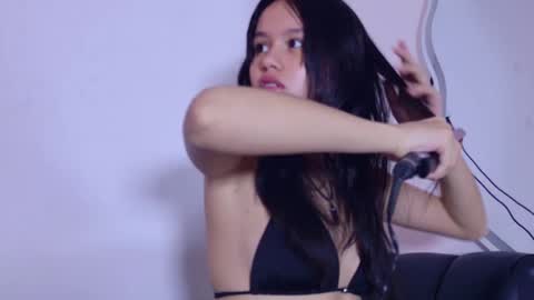 Snapshot of laura_and_kevin chatting on 10.16.25 laura_and_kevin online show from 10.16.25