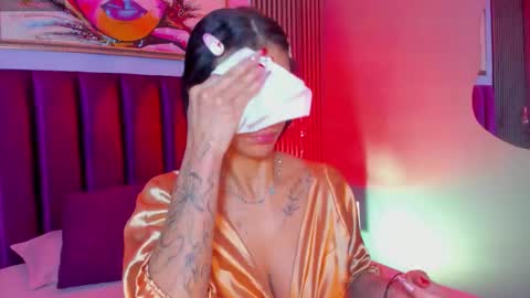 Laura online show from 12.03.25