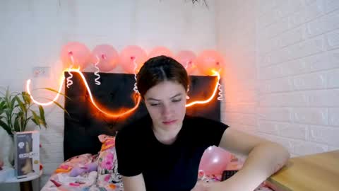 Snapshot of laura_candy02 chatting on 04.29.26 LAURA online show from 04.29.26