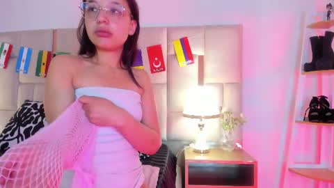 Snapshot of laura_dicardy chatting on 06.30.26 laura_dicardy online show from 06.30.26