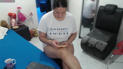 laura_foxx2379 online show from 10.11.25