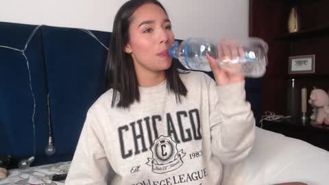 Snapshot of laura_golden1 chatting on 01.25.25 lLAURA online show from 01.25.25