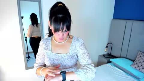 laura hotties online show from 11.26.25