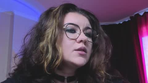 Miss Laura online show from 10.08.25