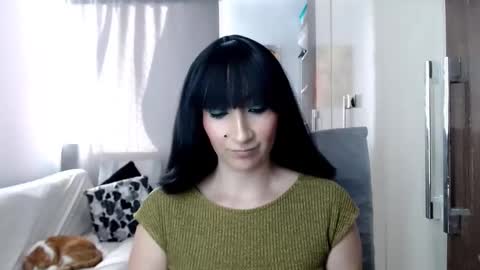 Laura online show from 11.17.25