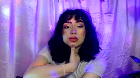 laura_pink01 online show from 02.22.25