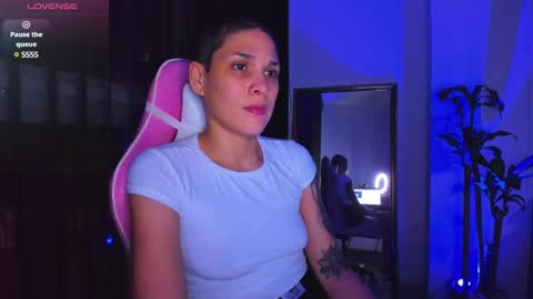 Snapshot of laura_r23 chatting on 01.08.25 Laura Rose online show from 01.08.25