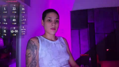 Snapshot of laura_r23 chatting on 02.01.25 Laura Rose online show from 02.01.25