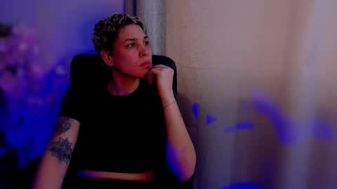 Laura Rose online show from 11.16.25