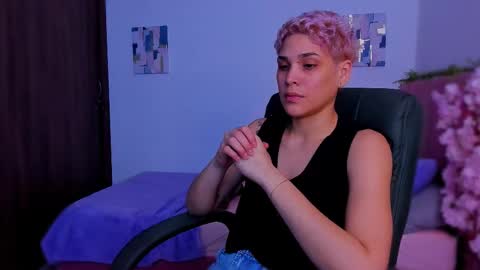 Laura Rose online show from 12.17.25