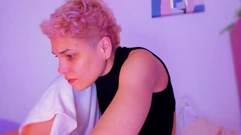 Laura Rose online show from 12.21.25