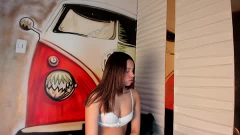 laura_serena online show from 04.15.26