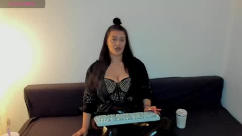 Laura online show from 03.24.26