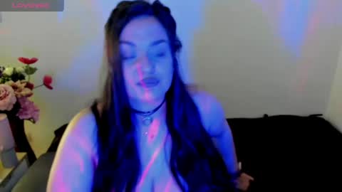 Snapshot of laura_sinner chatting on 05.12.26 Laura online show from 05.12.26