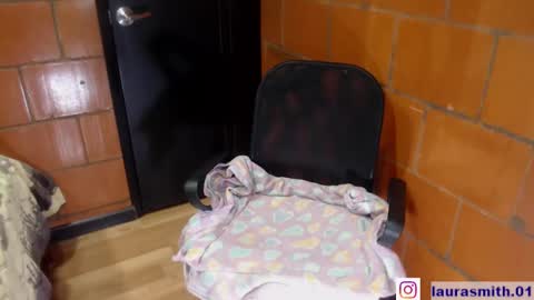 Snapshot of laura_smith0 chatting on 03.04.25 Laura  independent model Next show Monday 2th December online show from 03.04.25