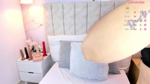 Laura Smith online show from 12.20.25