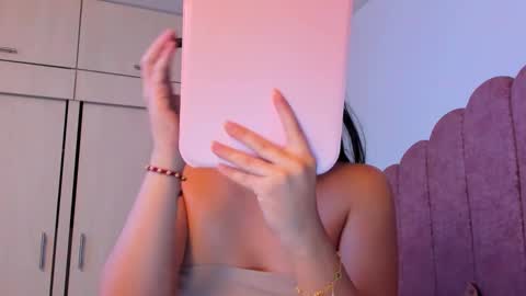 LAURA SOE online show from 11.06.25