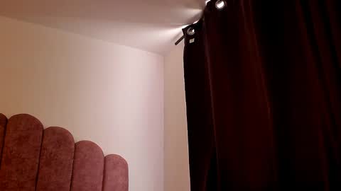 Snapshot of laura_soe chatting on 05.18.26 LAURA SOE online show from 05.18.26