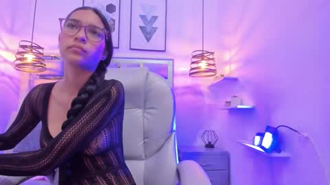 laura stuar online show from 10.30.25